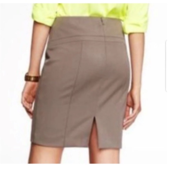 Express tan 2 pocket pencil skirt - Picture 2 of 16